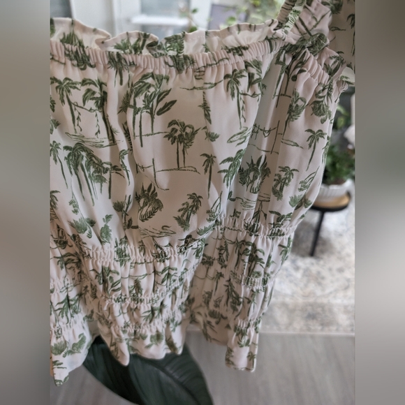 Abercrombie Flutter Sleeve Top - Picture 3 of 5